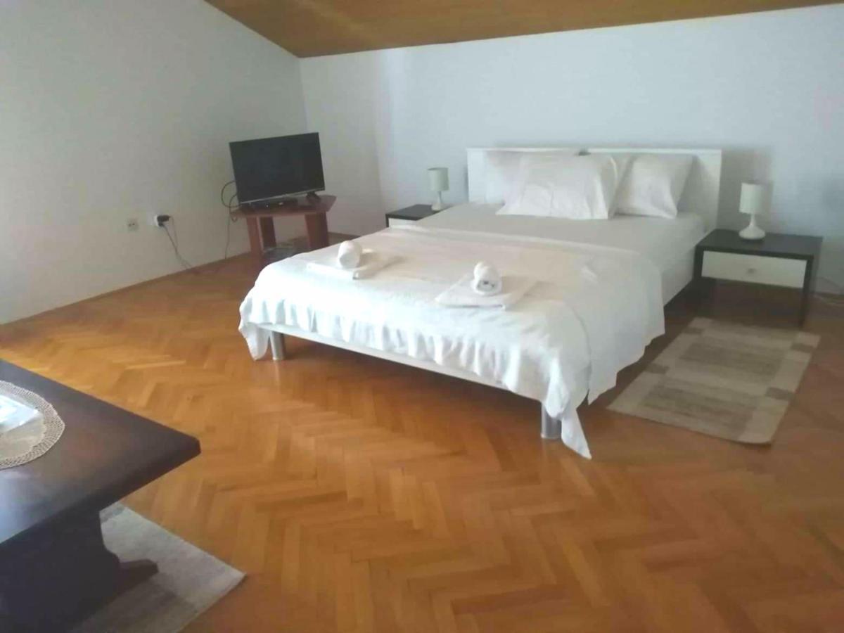 Apartmani Ruzmarin - Seget Donji, Trogir Exterior foto