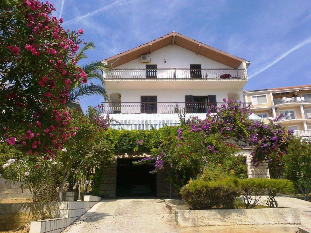 Apartmani Ruzmarin - Seget Donji, Trogir Exterior foto