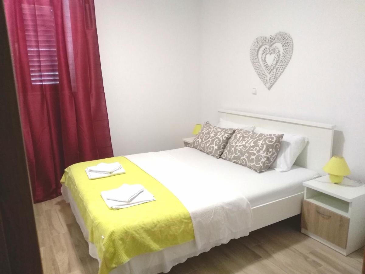 Apartmani Ruzmarin - Seget Donji, Trogir Exterior foto